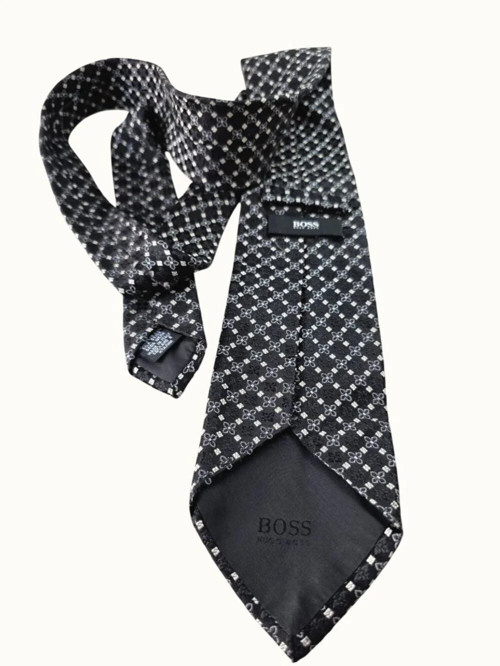 Vintage Y2K Hugo Boss Silk Tie Made Italy Black Silver Foulard Jacquard 3.25 x 6